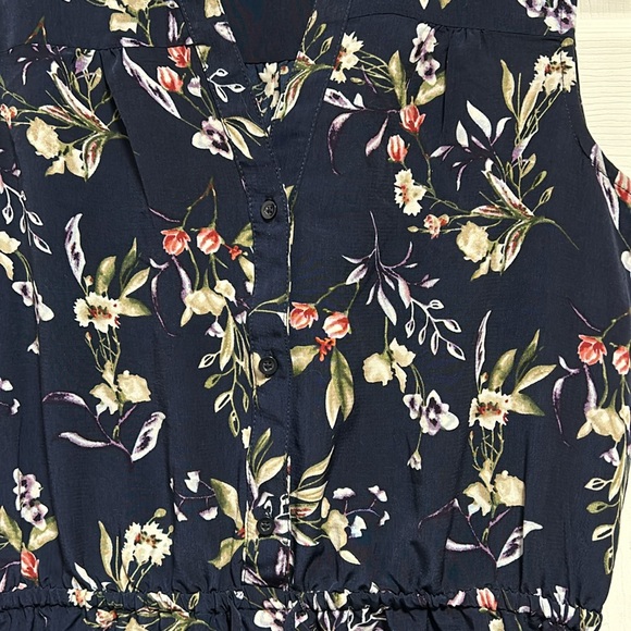 CATHERINE MALANDRINO | Beautiful sleeveless floral dresses - Picture 2 of 6